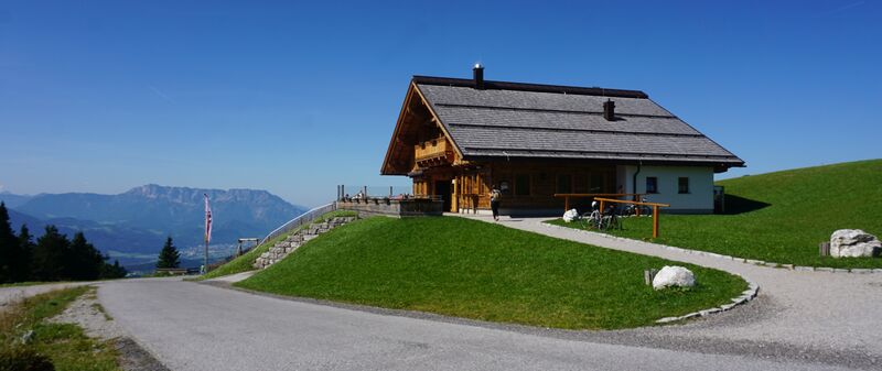 Datei:Enzianhütte von Osten.jpg