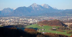 Blick auf die Güter Weingarten und Geisbichl in Langwied.jpg