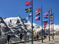 Kaiser-Franz-Josefs-Höhe Flaggen und Großglockner.jpg