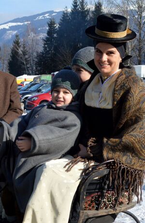 Pinzgauer Tracht.jpg