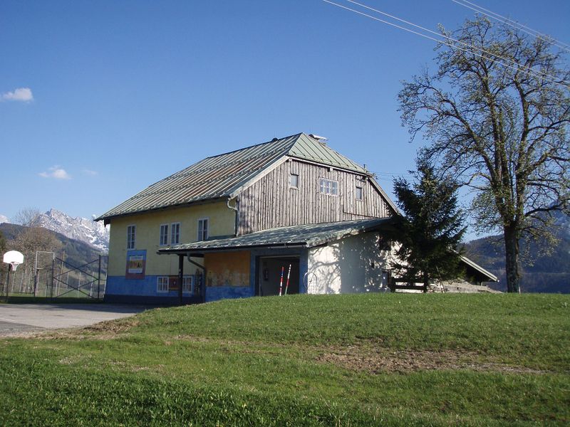 Datei:Volksschule Radochsberg.jpg