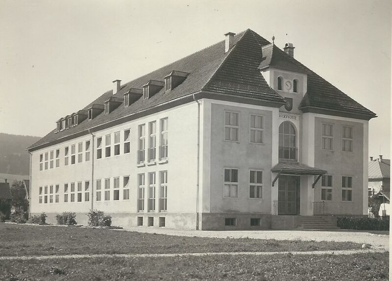 Datei:Volksschule Thalgau.jpg