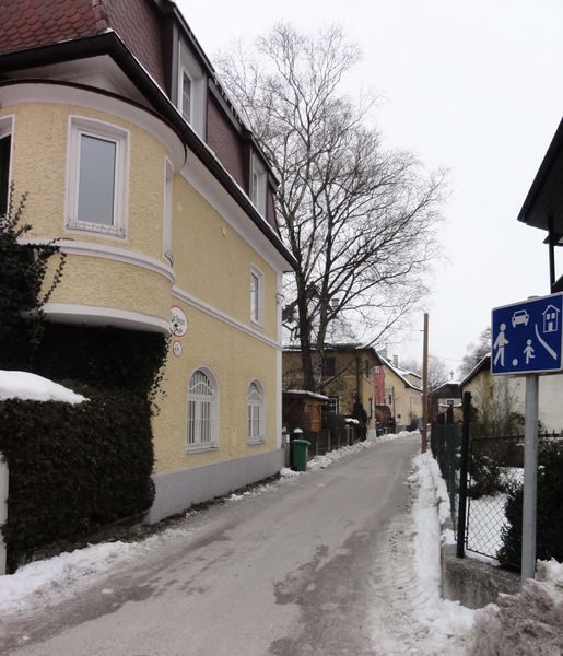 Datei:Kürsingerstraße.jpg