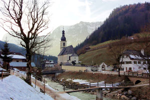 Ramsau, östliche Ortsansicht.jpg