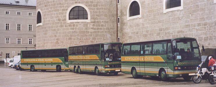 Treffen der Präsidenten Zentraleuropas 2003 Busse von Schweighofer Zöhrer 03.JPG