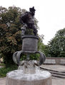 Der Pienzenauer-Brunnen in Trostberg.JPG