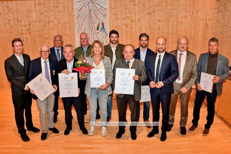 Datei:2025 10 16 Ehrungen Stadtgemeinde Neumarkt.jpg