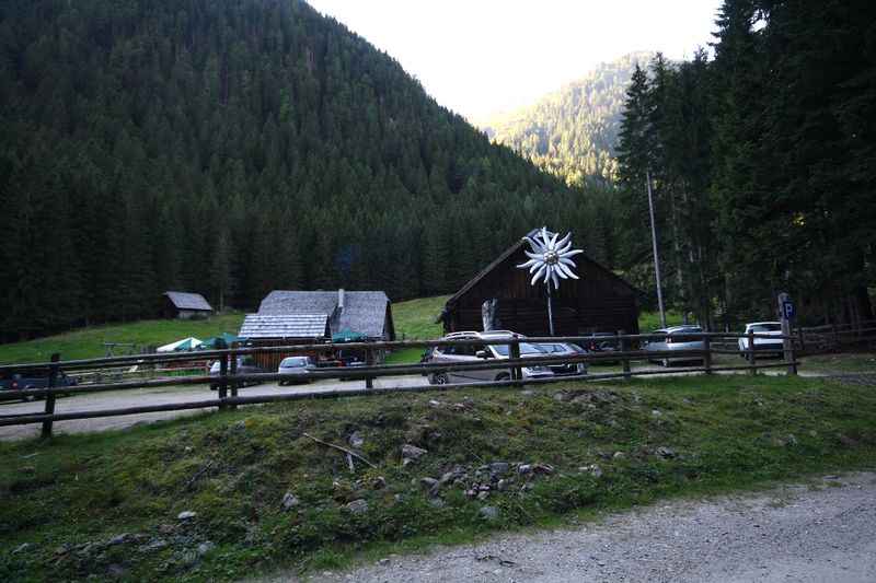 Datei:Marterlbaum lessachtal 34106 2016-08-25.jpg