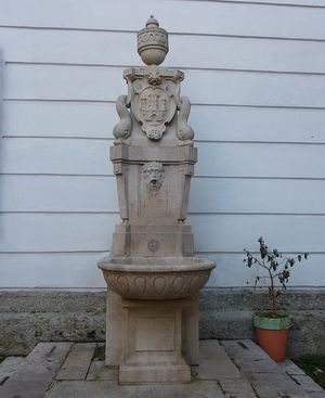 Gedenkbrunnen Kaigasse 04.jpg