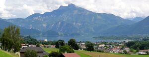 Mondsee mit Schafberg.JPG