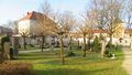 Friedhof beim ehemaligen Kapuzinerkloster in Laufen.jpg