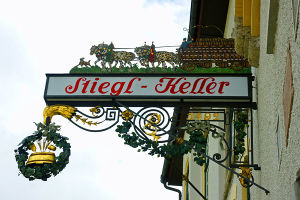 Stieglkeller Zunftzeichen.jpg