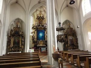 Die Altäre in der Pfarrkirche Eggelsberg.jpg
