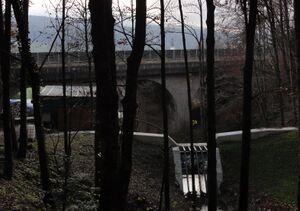 Hochwasserschutzverbauung des Pfarrhofgrabenbaches im Bereich der Westautobahn.jpg