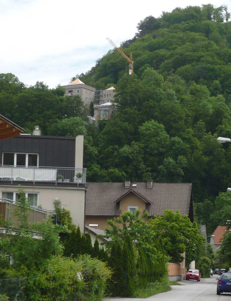 Datei:Schloss Neuhaus in Gnigl.jpg