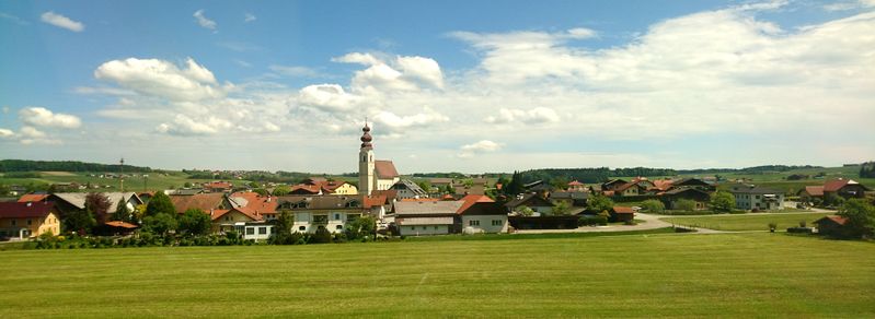 Datei:Irrsdorf, Westansicht.jpg
