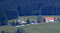 Kameradschaftsbund-Bergmesse in Rauchenschwandt, Aufn. v. Alpenblick, Entfernung Luftlinie 5 km.jpg