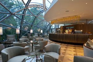 Hotel Schloss Mönchstein Apollo Bar.jpg