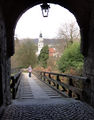 Ausblick von Burgtor Richtung Innenstadt von Tittmoning.jpg