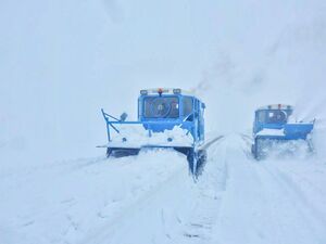 Großglockner Hochalpenstraße Schneeräumung 19 April 2016 02.jpg