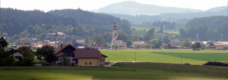 Datei:Irrsdorf, Ostansicht-Pano.jpg