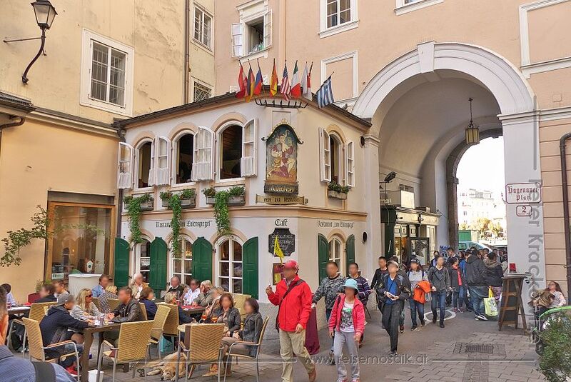Datei:Hagenauerplatz Eulenspiegel Löchlbogen.jpg