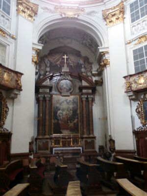 Seitenaltar in der Kajetanerkirche.jpg