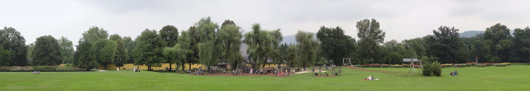 Spielplatz in Hellbrunn.JPG