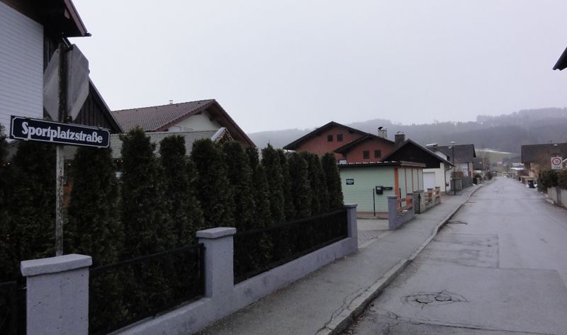 Datei:Sportplatzstraße (Thalgau).jpg