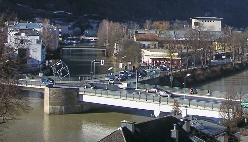 Datei:Stadtbrücke Hallein Ausschnitt.jpg
