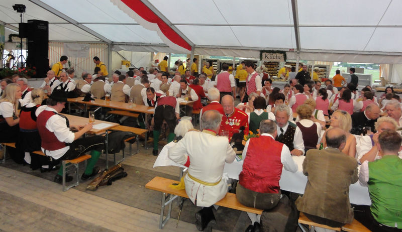 Datei:Festzeltbild.jpg