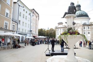 Gertrude Hillinger-Diener-Brunnen neu 2021.jpg