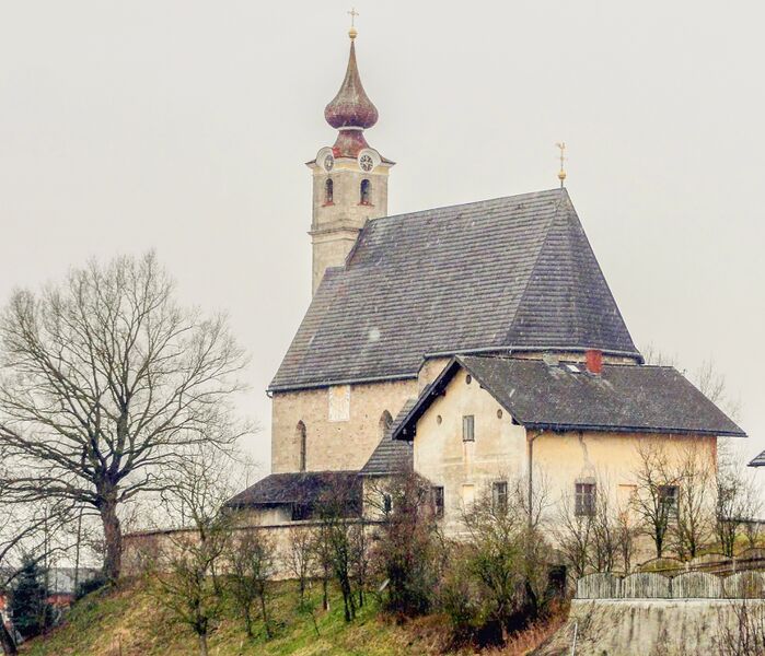 Datei:Südostansicht der Filialkirche Untereching.jpg