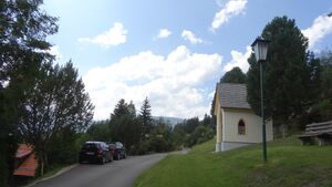 Schuldirektor Noggler-Weg mit Marienkapelle.JPG