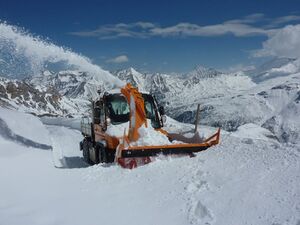 Großglockner Hochalpenstraße Schneeräumung 2017 Nordrampe 48.jpg