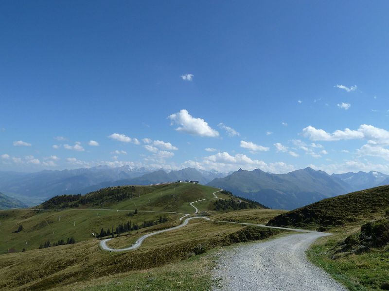 Datei:Alm- und Skigebiet Resterhöhe.jpg
