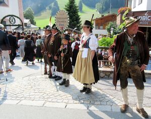 Sturmlöda bei einer Festteilnahme in Oberau-Wildschönau.jpg