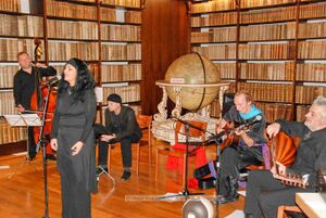 Majimaz Konzert 2009 in der Bibliotheksaula 01.jpg