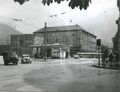 Mobil-Tankstelle auf dem Rudolfsplatz Salzburg Museum InvNr-Foto-45503.jpg