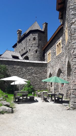 Burg Finstergrün 1 (12).jpg