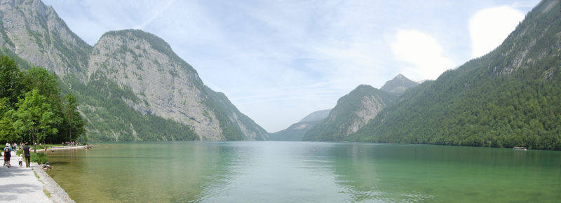 Datei:Königssee-Panoramabild von Bartholomä aus.JPG