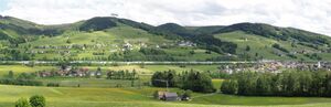 Panoramabild Oberwang mit Ifang-Kapelle Kopie.jpg