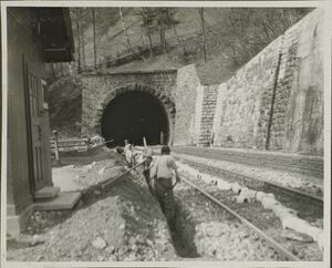 Eisenbahntunnel Taxenbach 1928 04.jpg