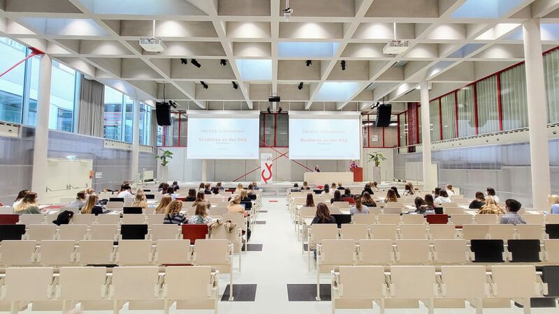 Datei:Hörsaal.jpg