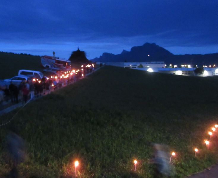 Datei:Lichterreigen II.jpg