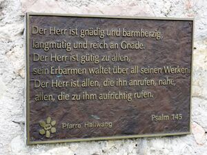 Spruchtafel der Pfarre Hallwang an der Weingartenkapelle.jpg