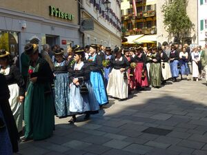 TrachtenfrauenZell P1010338.JPG