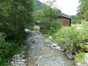 Wolfbach mit Kleinkraftwerk Oberhausalm.jpg