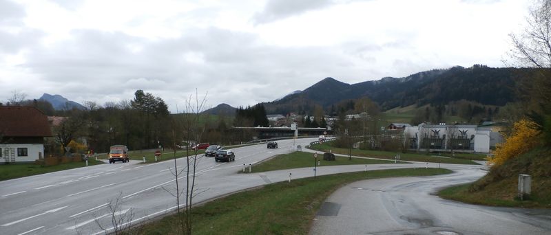 Datei:Enzersbergstraße (Hof bei Salzburg).jpg