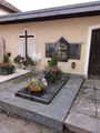 Grabstätte der Familie Niemetz im Friedhof von St. Gilgen.JPG